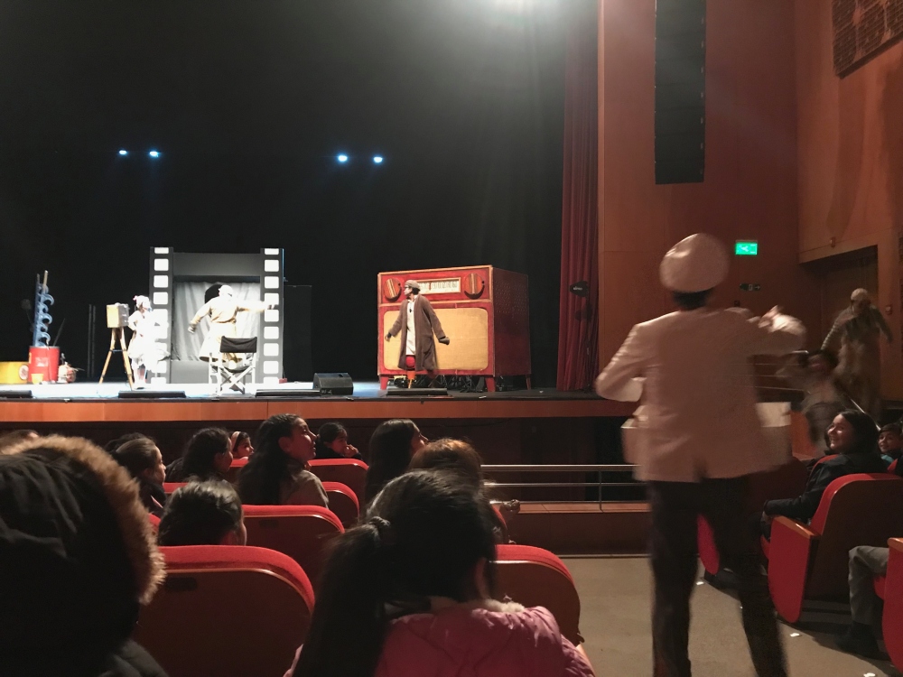  VISITA AL TEATRO