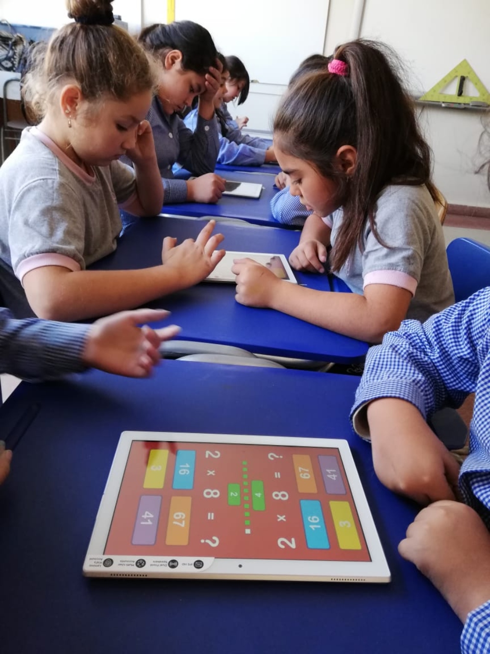  USO DE TABLETS EN REFUERZO EDUCATIVO